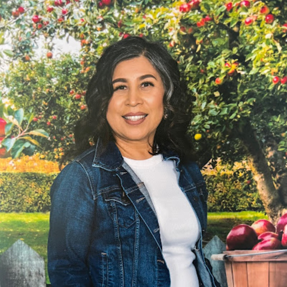 Meet your Posher, Sandra - Picture 1 of 1